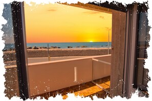 Exclusive Double Room, 1 King Bed, Terrace, City View | Balcony