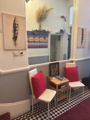 Reception - Anwar House (London)