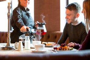 Daily English breakfast for a fee - The Shankly Hotel (Liverpool)