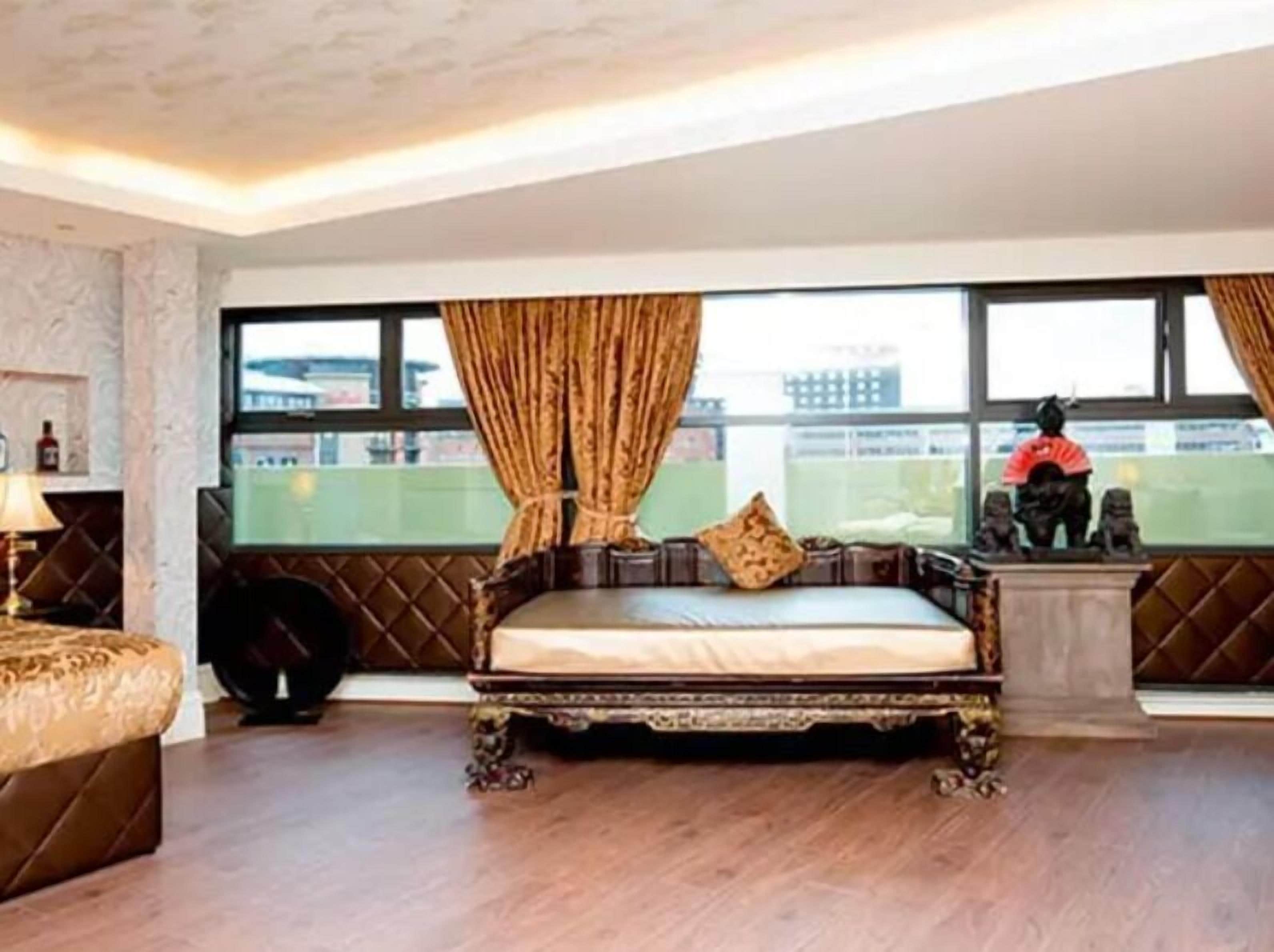 deluxe room | 1 bedroom, premium bedding, in-room safe, desk