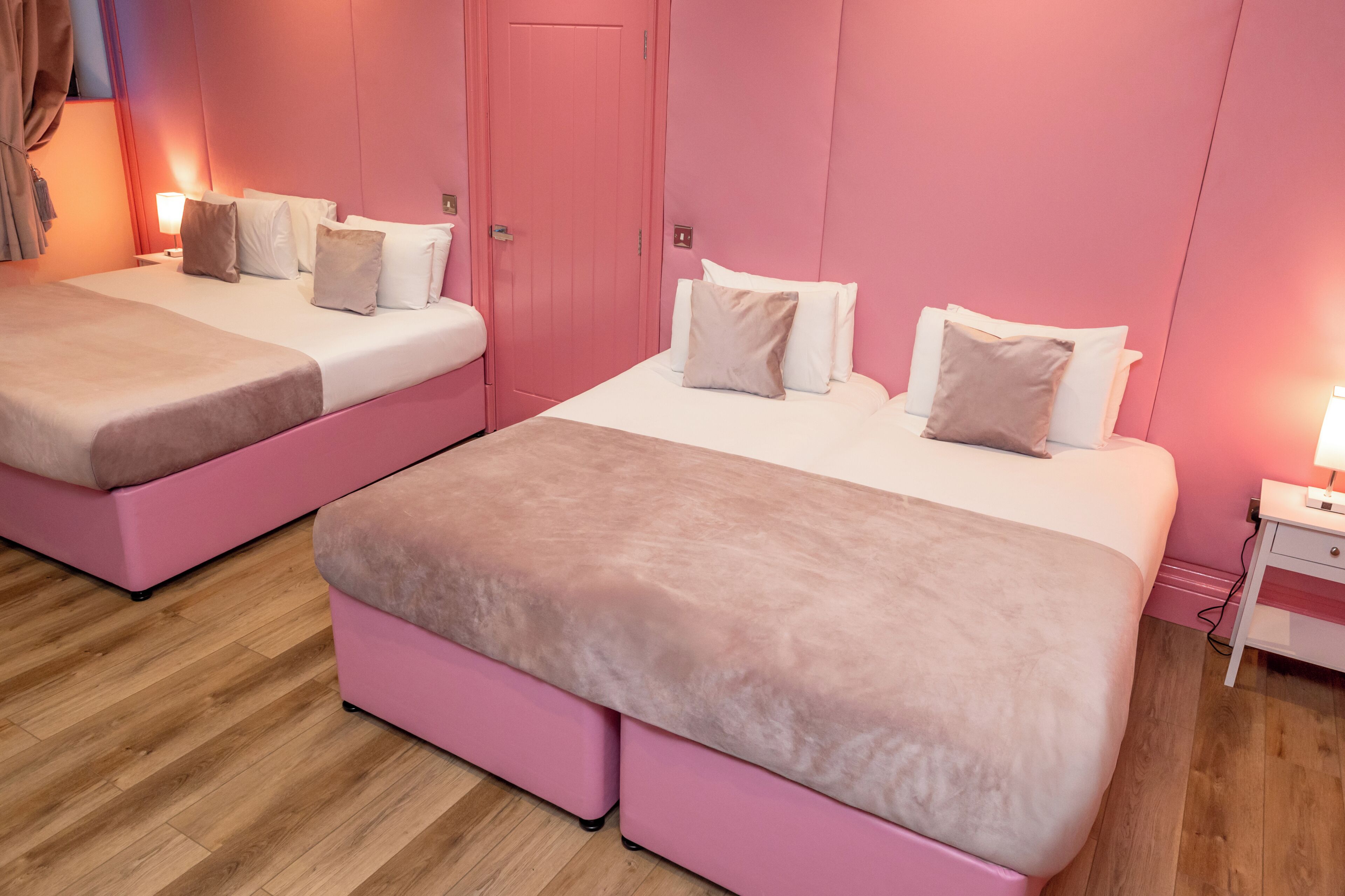 Exclusive Studio (Sleeps 4) | Premium bedding, in-room safe, desk, iron/ironing board