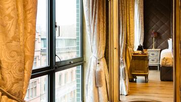 Premium bedding, in-room safe, desk, iron/ironing board