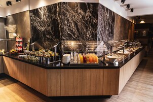 Desayuno buffet incluido todos los días 