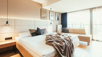 Premium Double Room, Balcony | Minibar, in-room safe, desk, soundproofing