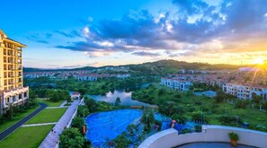 Aerial view - Country Garden Jade Bay Phoenix Hotel (Jiangmen)