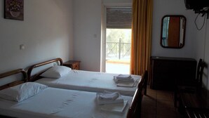 Twin Room | Cribs (free), rollaway beds (surcharge), WiFi (free) - The Village (Igoumenitsa)