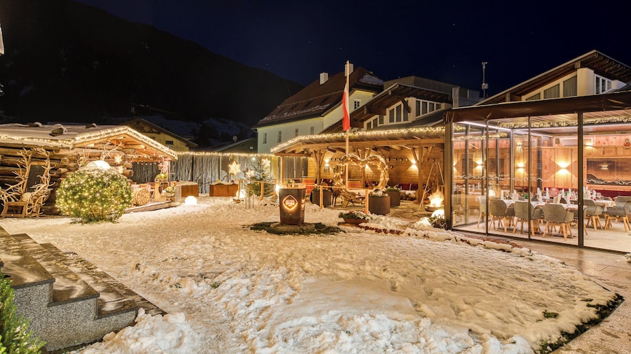Hotel Alpenstolz