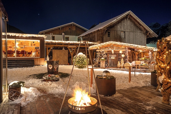 المنشأة من الخارج