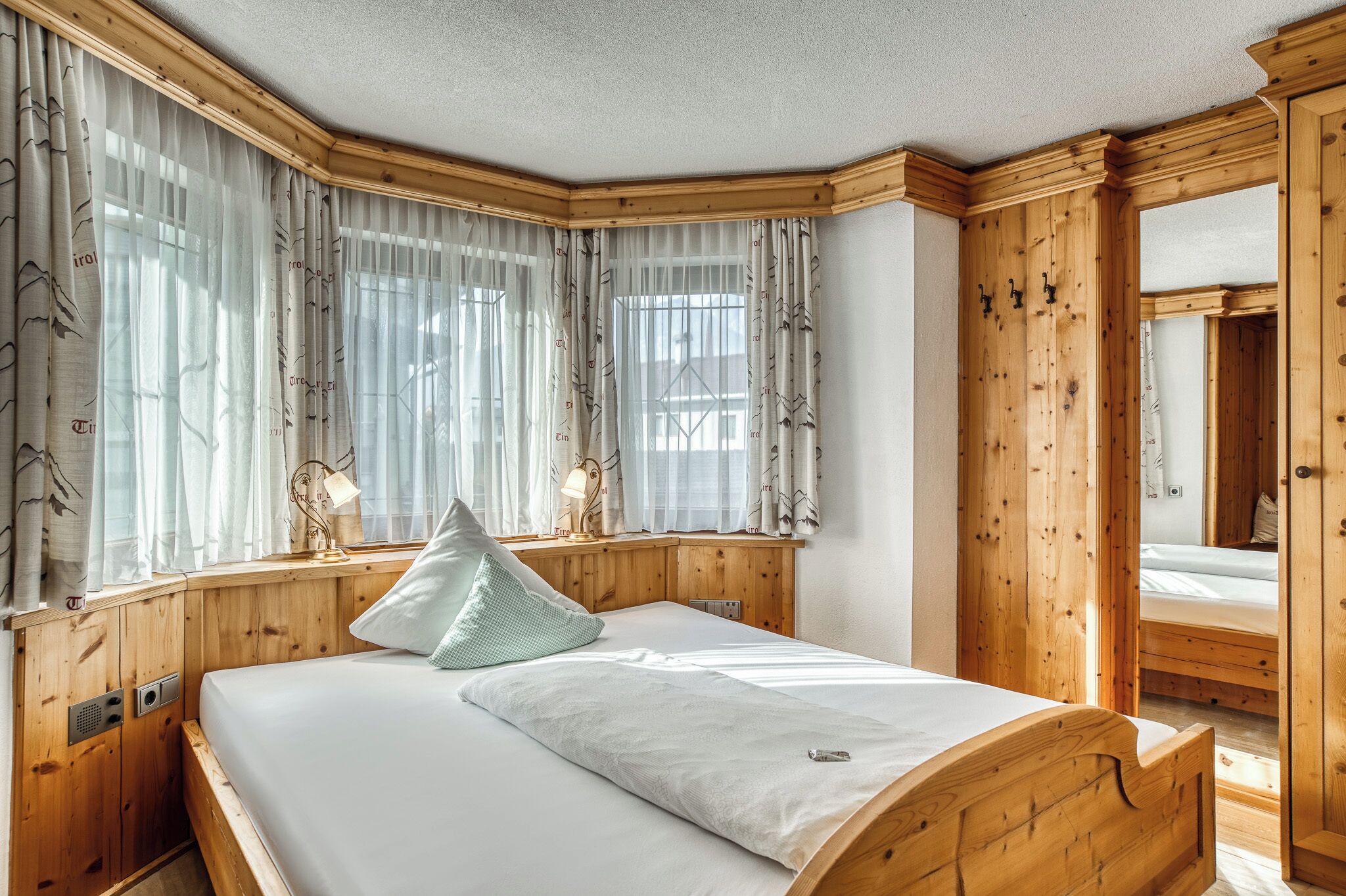 basic double room | 1 bedroom, premium bedding, in-room safe, desk