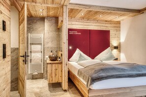 Luxe beddengoed, een kluis op de kamer, een bureau, gratis wifi
