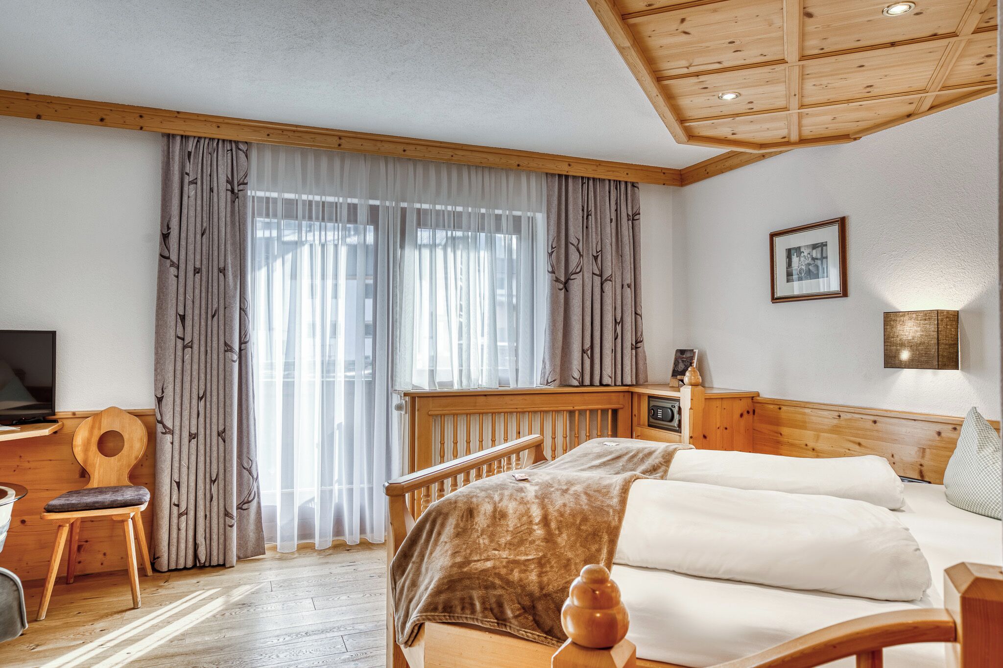 1 bedroom, premium bedding, in-room safe, desk