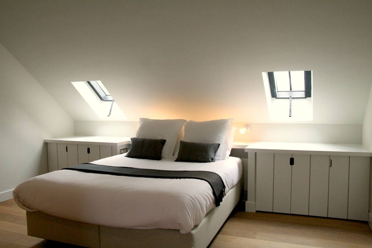Minibar, bureau, lits bébé (gratuits), lits pliants/supplémentaires