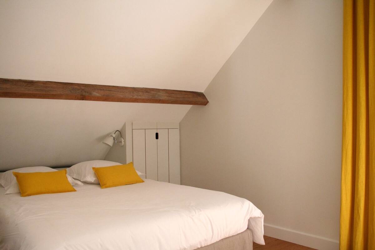 Minibar, bureau, lits bébé (gratuits), lits pliants/supplémentaires