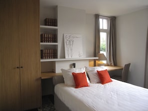 Minibar, desk, free cribs/infant beds, rollaway beds - O-Lit (Beringen)