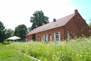 Exterior - O-Lit (Beringen)