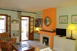 Apartment, 2 Bedrooms, Patio | Living area