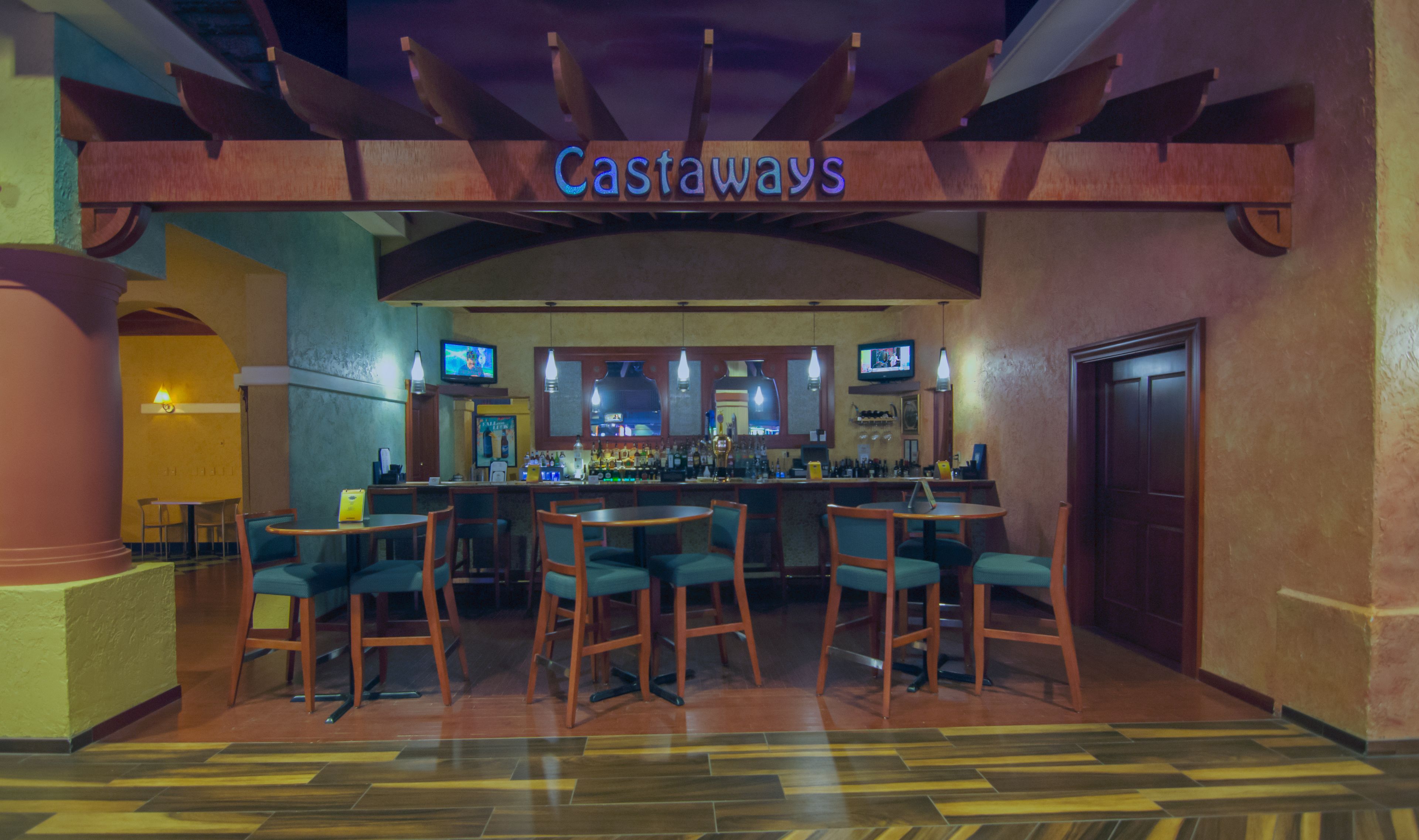 3 か所のバー / ラウンジ