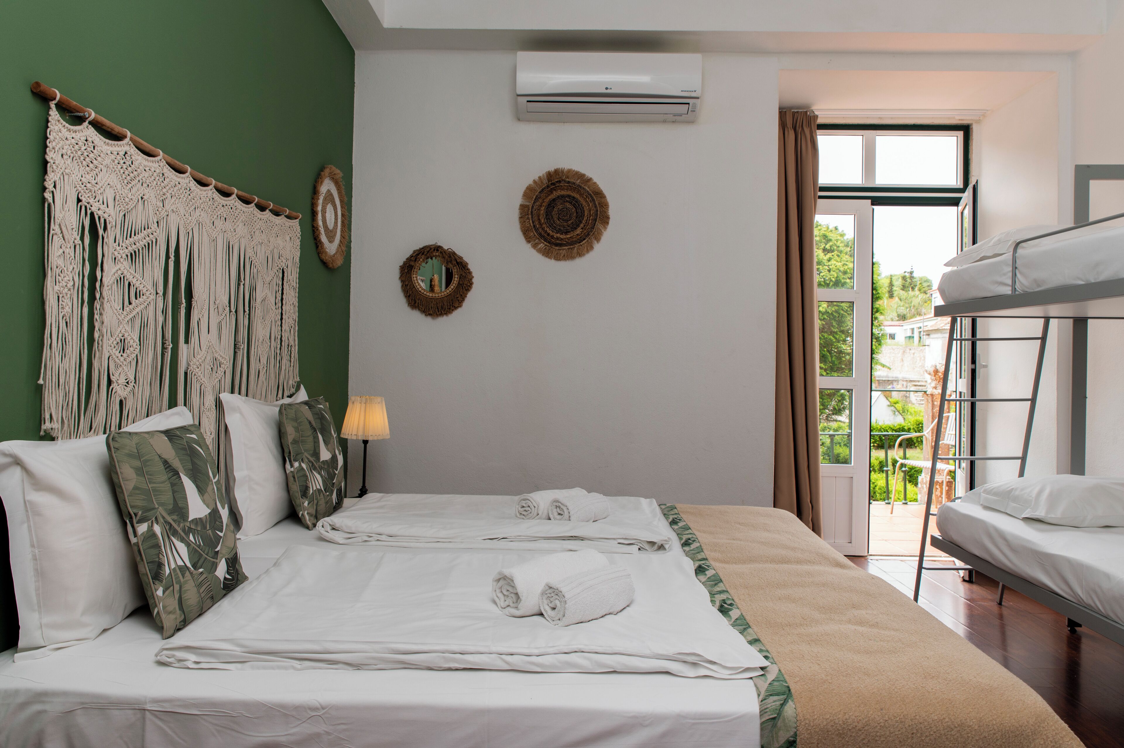 Wifi gratis y ropa de cama 