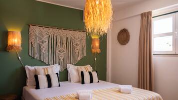 Habitación superior con 1 cama doble o 2 individuales | Wifi gratis y ropa de cama