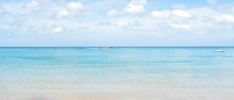 Private beach nearby, white sand, sun-loungers, beach umbrellas