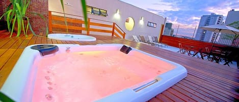 Bain à remous extérieur