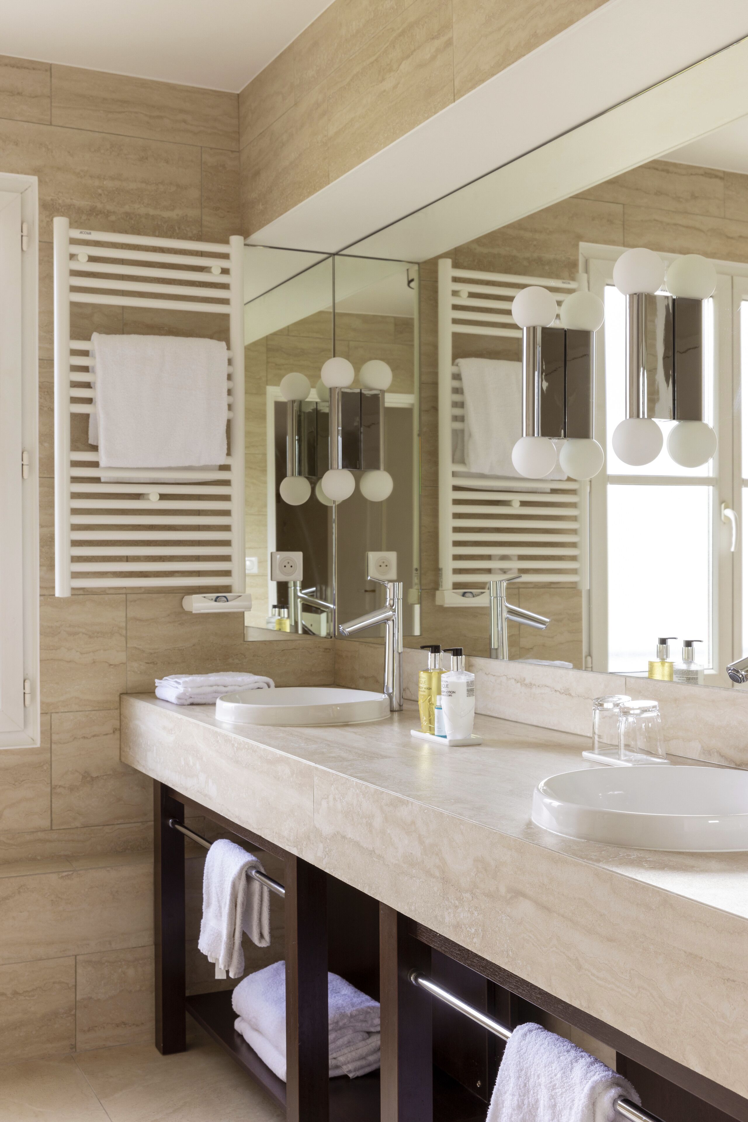 suite | premium bedding, minibar, in-room safe, desk