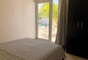 Apartment 5 | 1 bedroom, down comforters, soundproofing, iron/ironing board