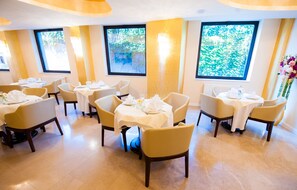 Frühstück, Mittagessen, Abendessen, internationale Küche 