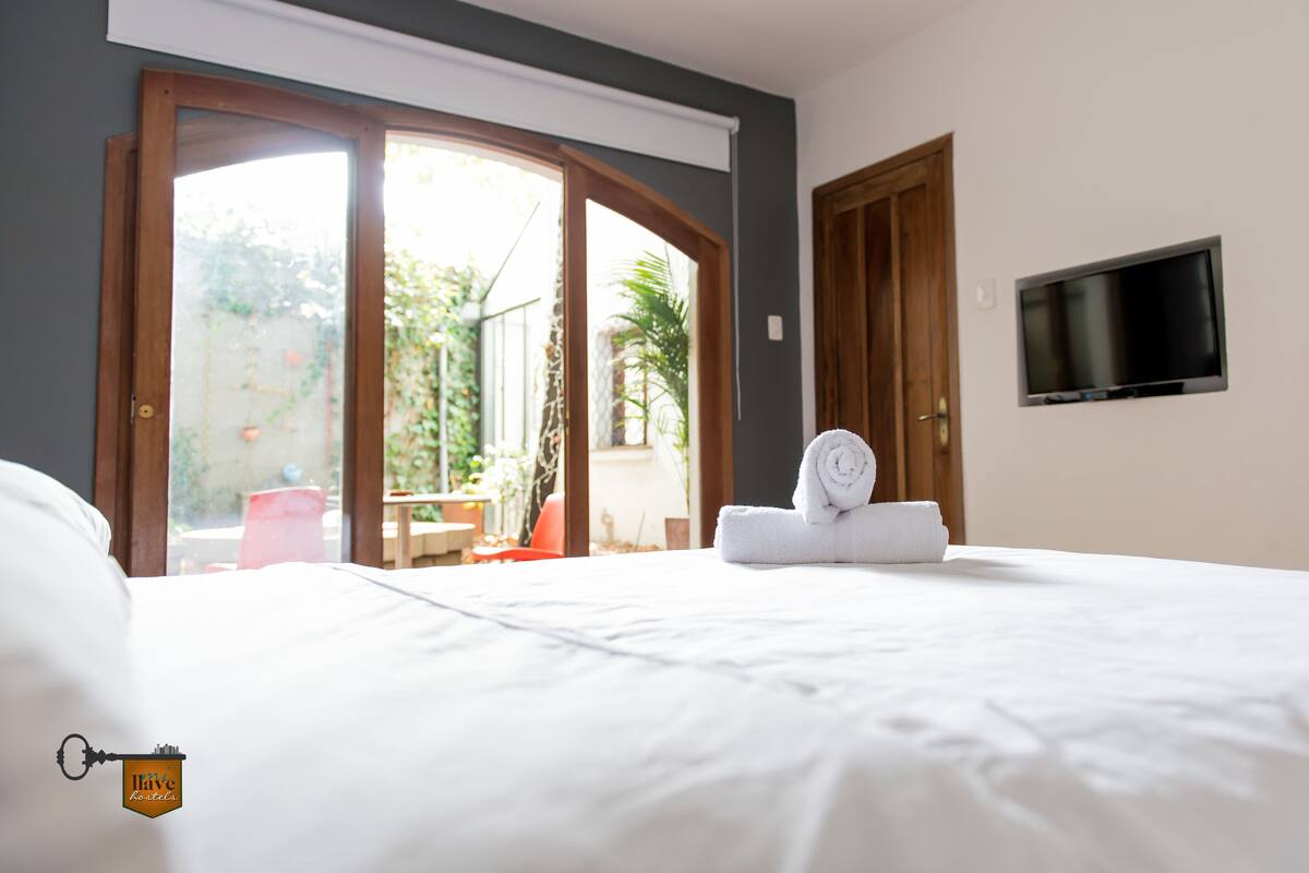 Chambre Double, salle de bains privée