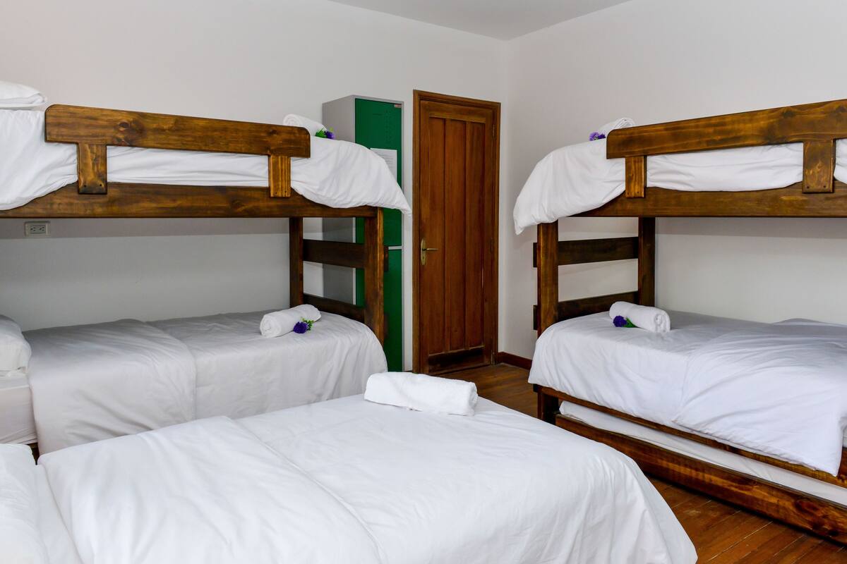 Iron/ironing board, rollaway beds, free WiFi