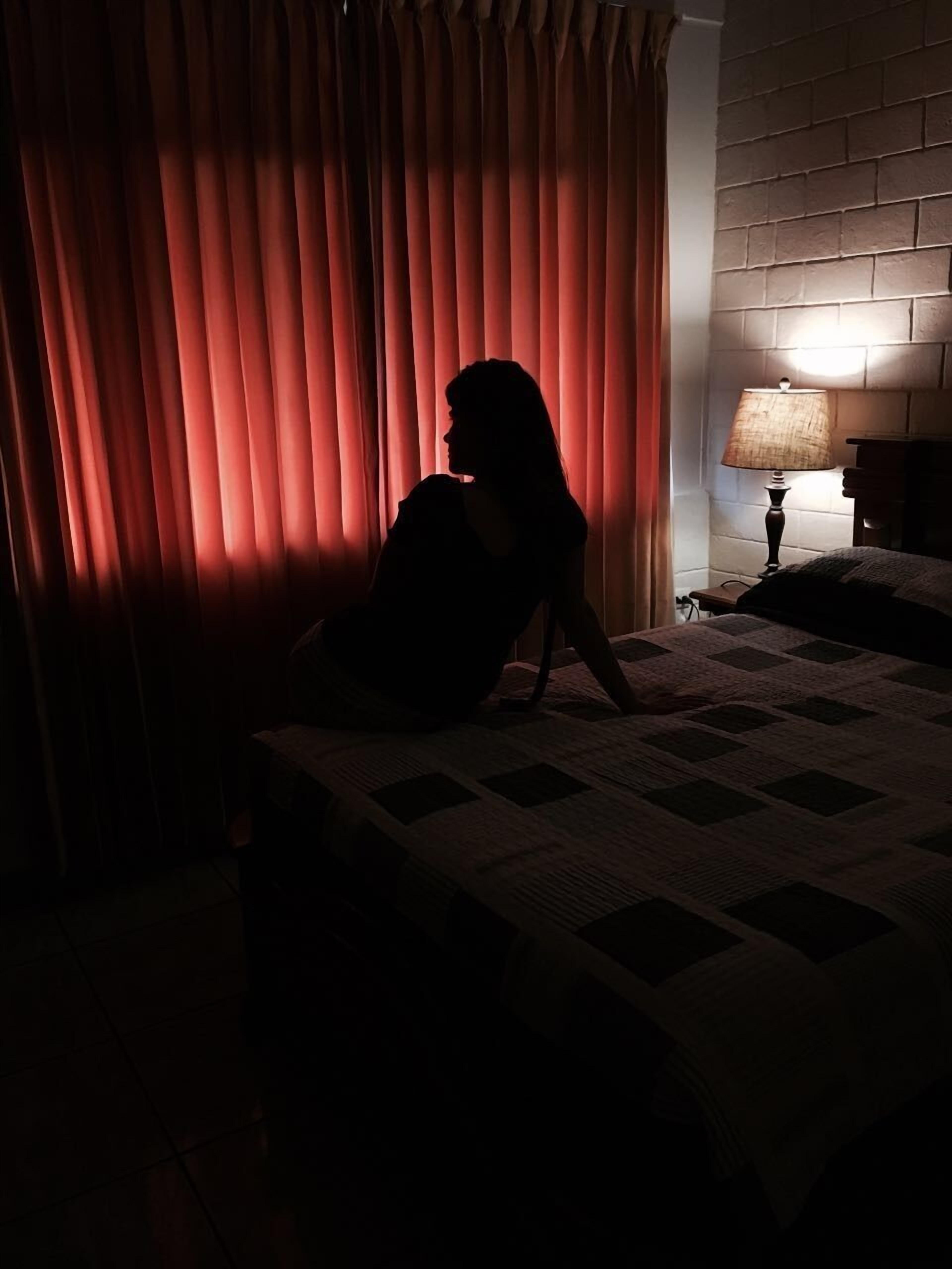 budget double room | desk, soundproofing, bed sheets