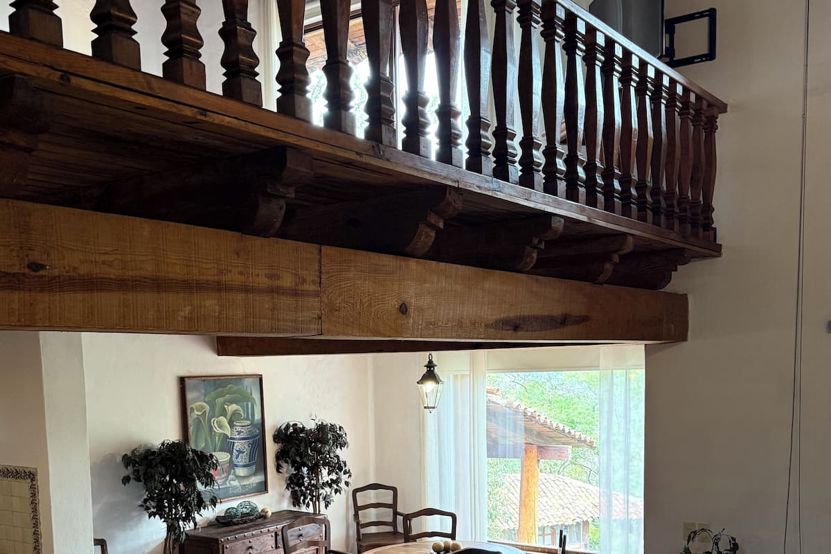 Suite senior | Ropa de cama de alta calidad y caja de seguridad en la habitación