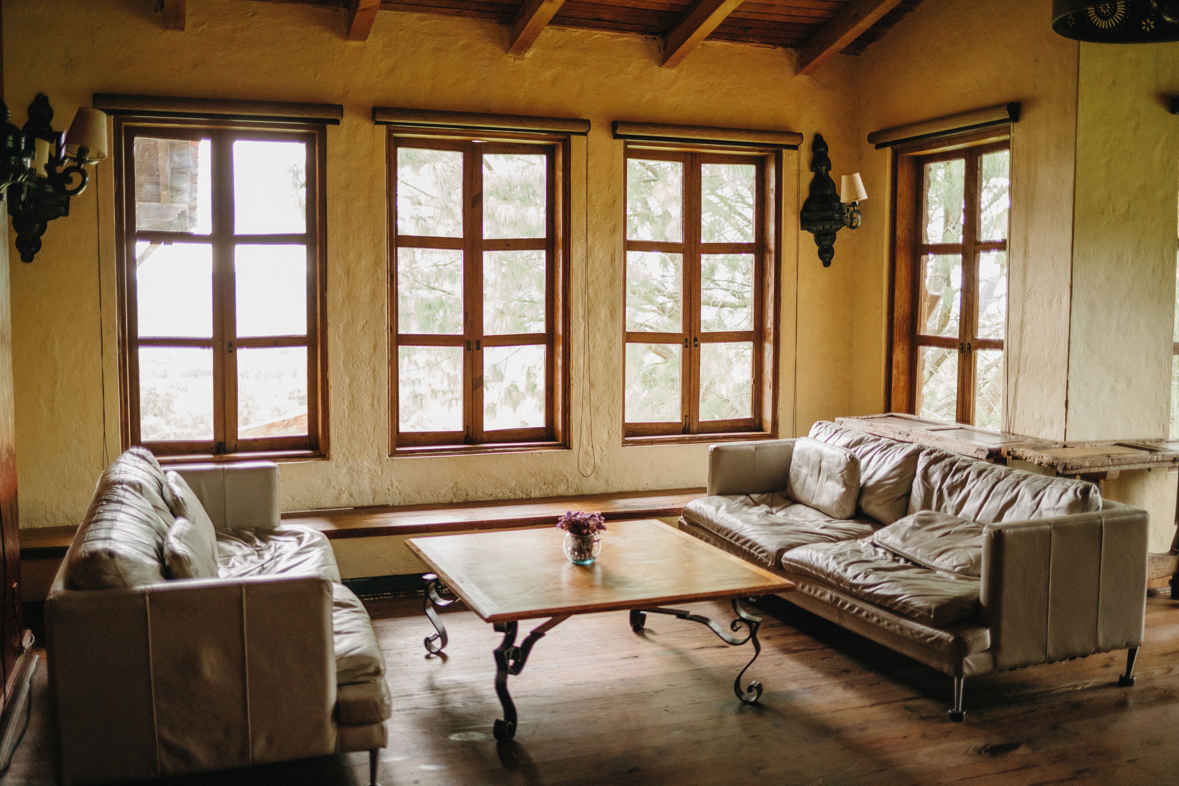 Televisión de pantalla plana de 40 pulgadas con canales premium 