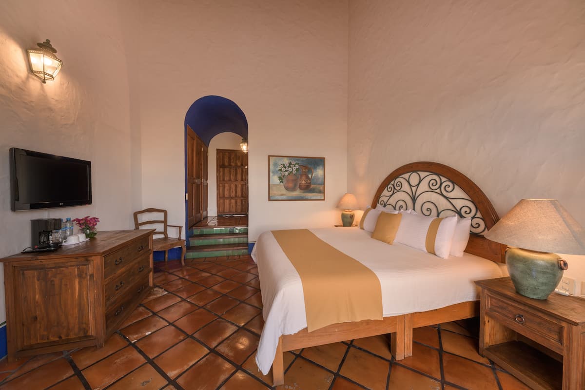 Chambre Standard, 1 trÚs grand lit | Literie de qualité, coffre-fort, literie fournie