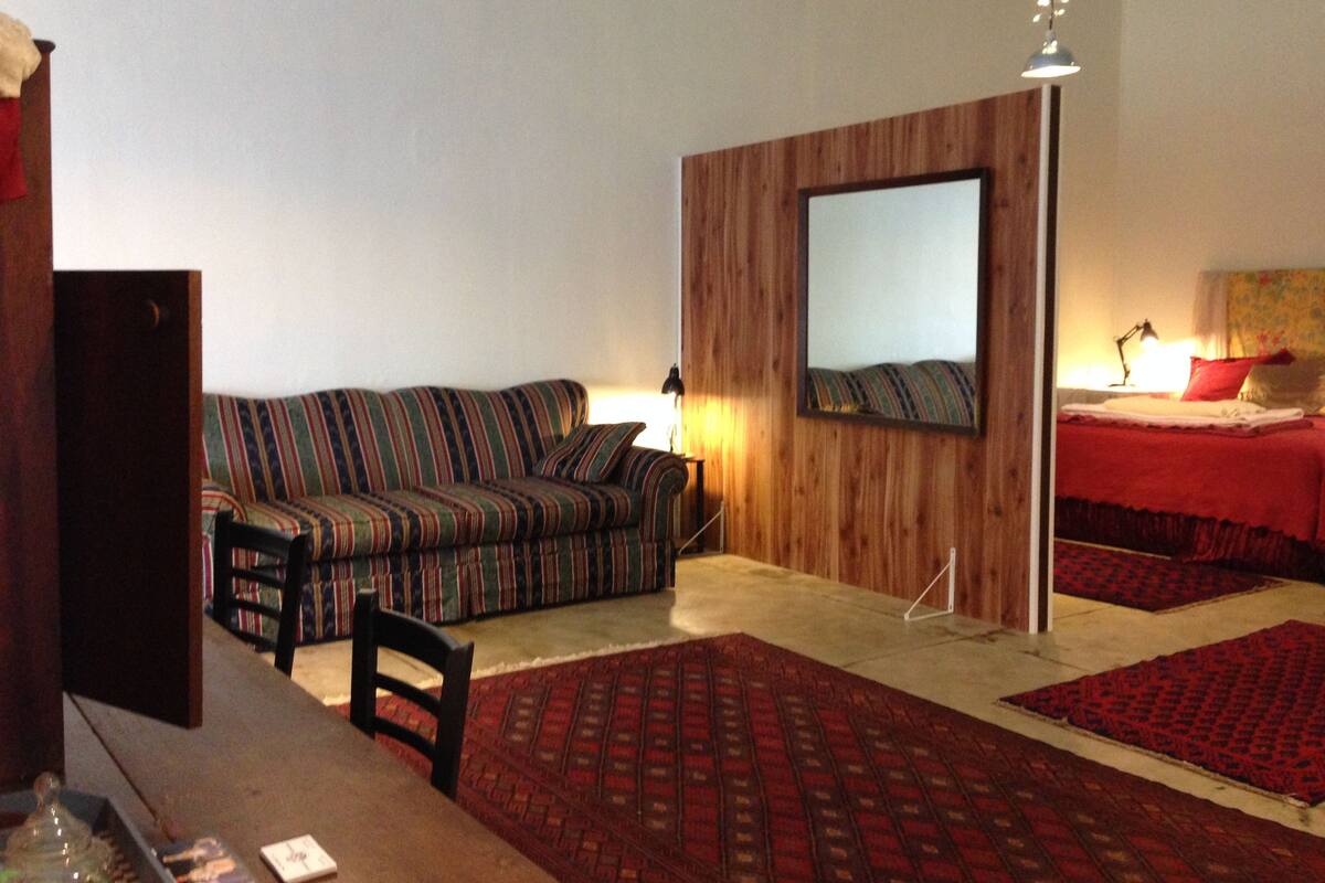 Monolocale, 1 letto king (Eastern Star) | Area soggiorno | TV a schermo piatto, lettore DVD, film in prima visione