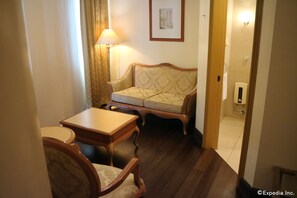 Suite | Living area