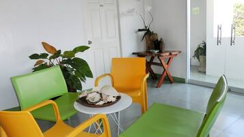 Free daily full breakfast