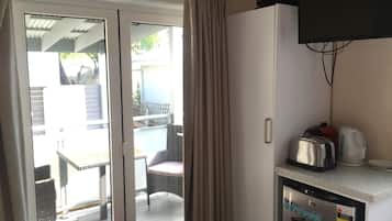 Kamar Double | Bantalan ekstra lembut, setrika/meja setrika, dan Wi-Fi gratis