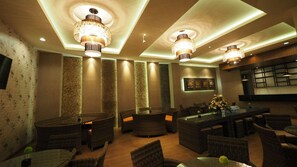 Breakfast, lunch, dinner served; Indonesian cuisine - De'Boutique Style Hotel Malang (Malang)