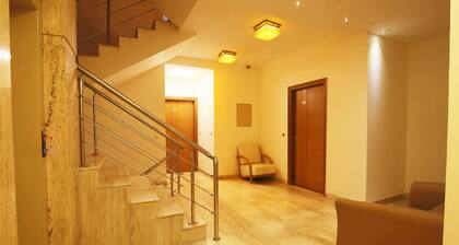 FabHotel GRD DLF Square