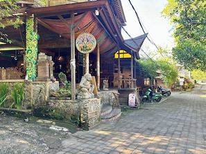 Aamiainen, lounas ja illallinen; kansainvälinen keittiö