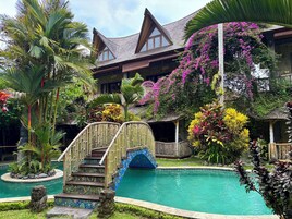 Außenpool, geöffnet von 07:00 Uhr bis 20:00 Uhr, Liegestühle