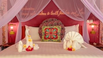 Standard Room, Pool View, Poolside | Premium bedding, minibar, in-room safe, desk