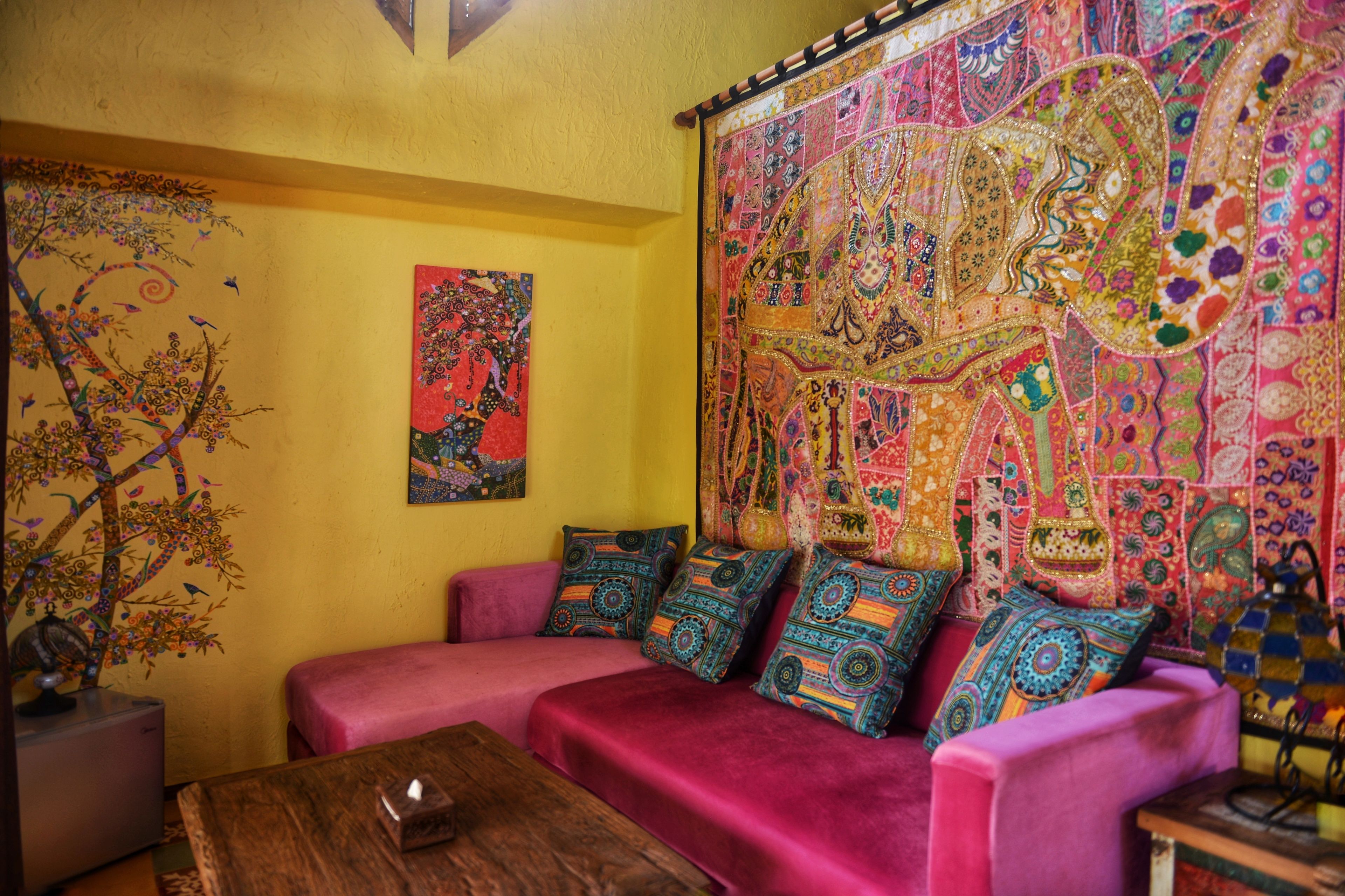 deluxe villa, 2 bedrooms, bathtub, pool view | living area | ipod dock