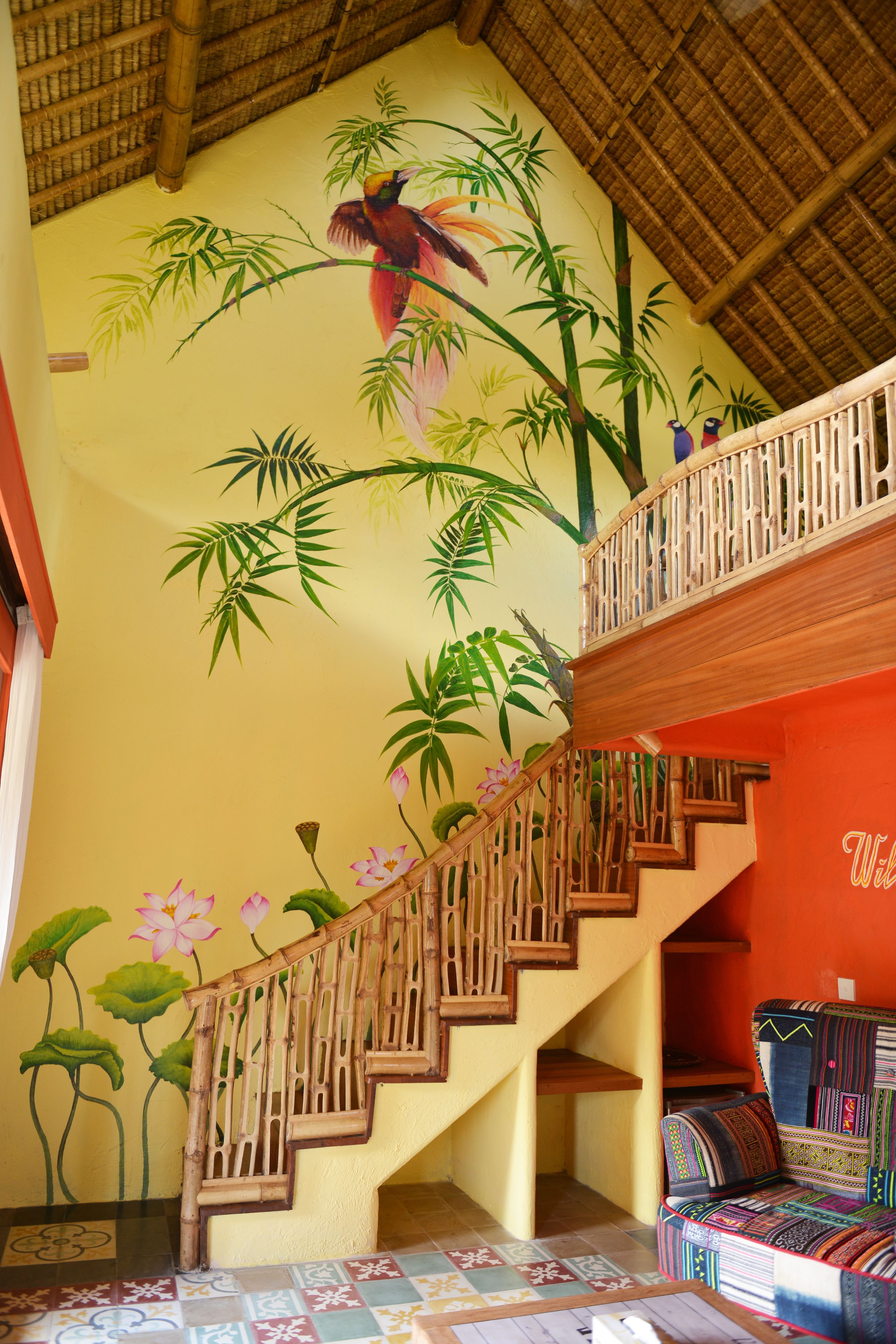 deluxe room, pool view, mezzanine | living area | ipod dock