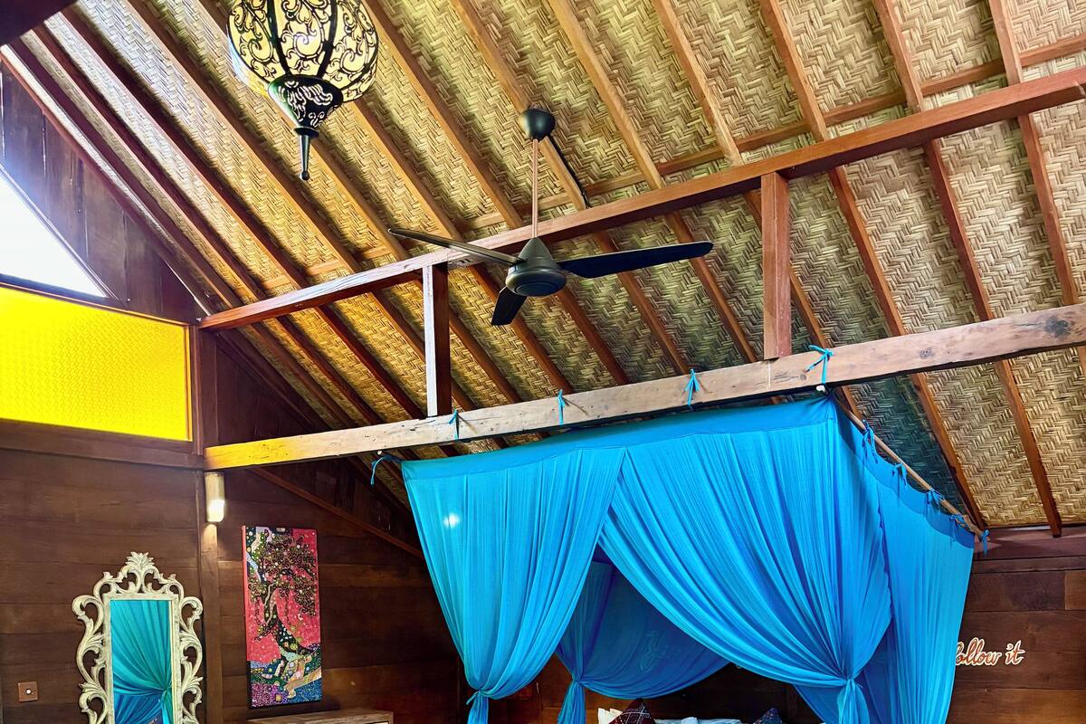 Traditional Bungalow, Kitchen, Pool View | Premium bedding, minibar, in-room safe, desk