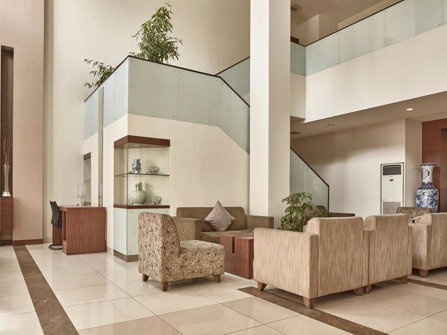 Área de estar no saguão