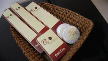 Shower, rainfall showerhead, free toiletries, hair dryer