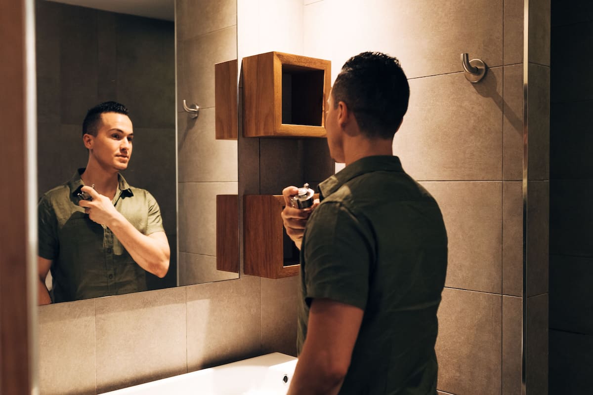 shower, free toiletries, towels