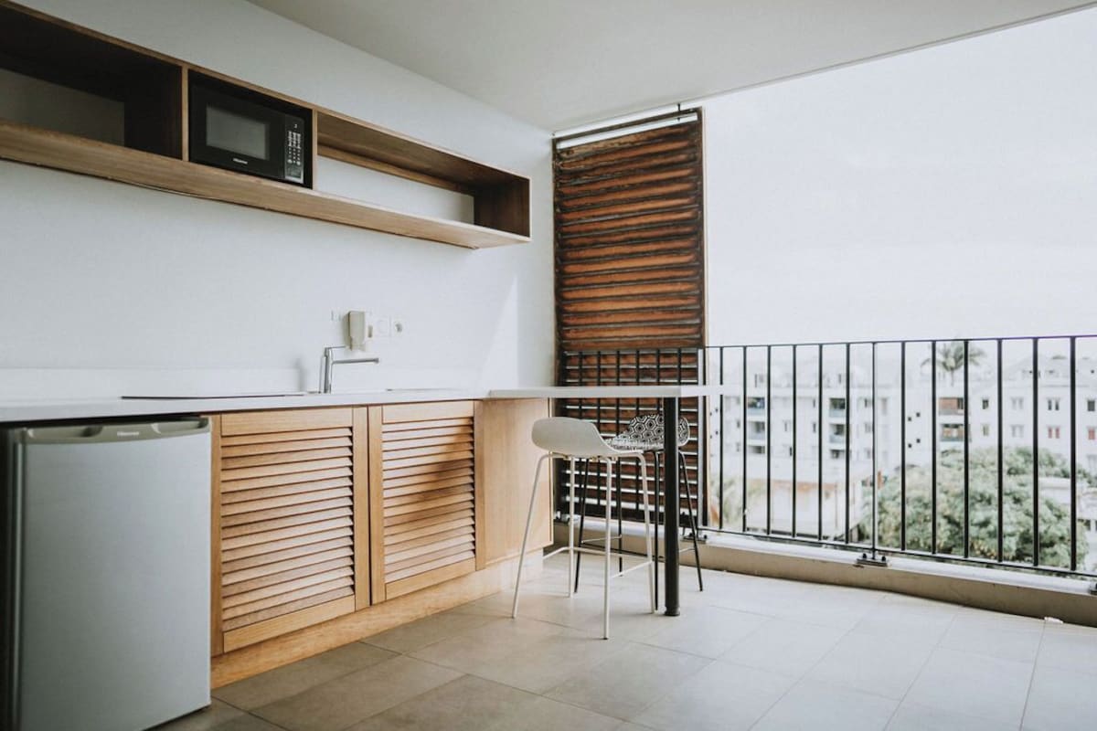 Studio kitchenette côté cour | Sengetøy av topp kvalitet, safe på rommet, skrivebord og lydisolert